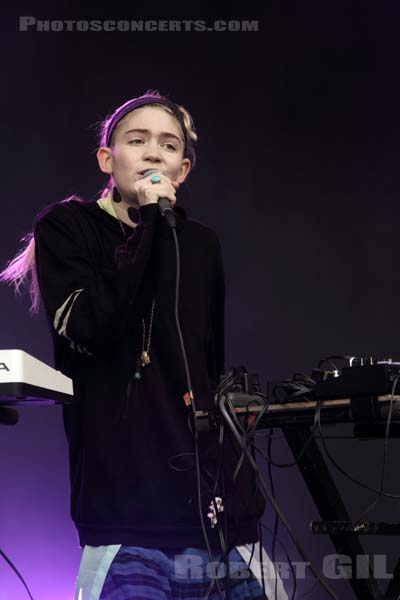 GRIMES - 2012-08-24 - SAINT CLOUD - Domaine National - Scene Pression Live - 